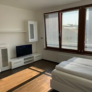 Appartement Nad Vltavou, Praag